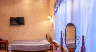 Гостиница Ностальжи Курган Большой двухместный номер с 2 отдельными кроватями-5